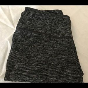 Zella Yoga  Capri Leggings